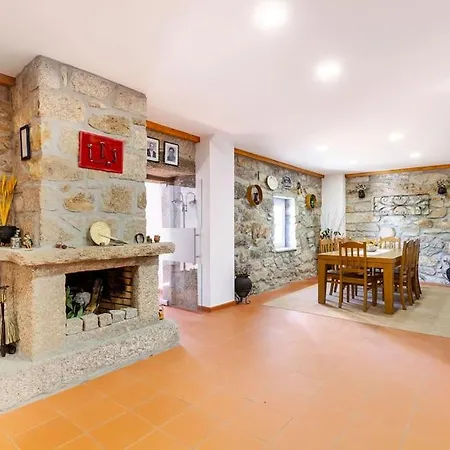 Casa Hortensias Cerdeira (Vila Nova de Paiva)